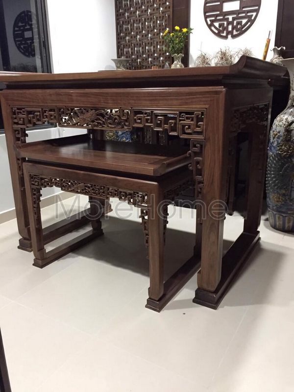 Bàn thờ tủ thờ gỗ óc chó truyền thống được thiết kế để đáp ứng nhu cầu tâm linh thờ phật, thờ gia tiên với kích thước phong thủy phù hợp với tuổi của gia chủ.